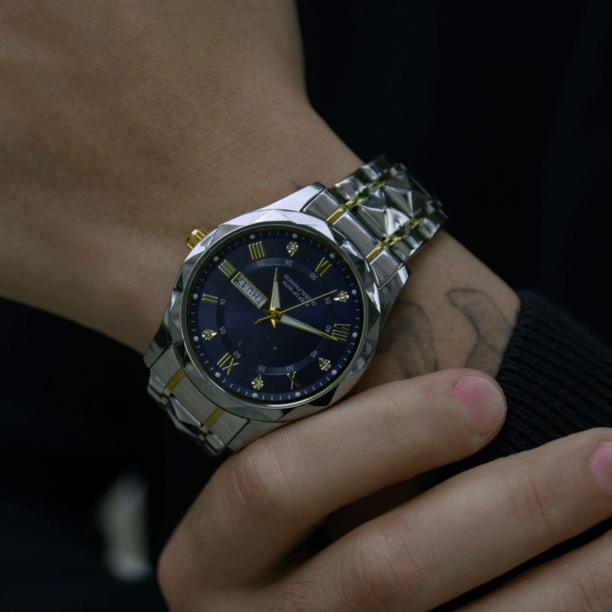 Luminous Steel 40mm Men's Wristwatch - Water-Resistant | Stainless Steel